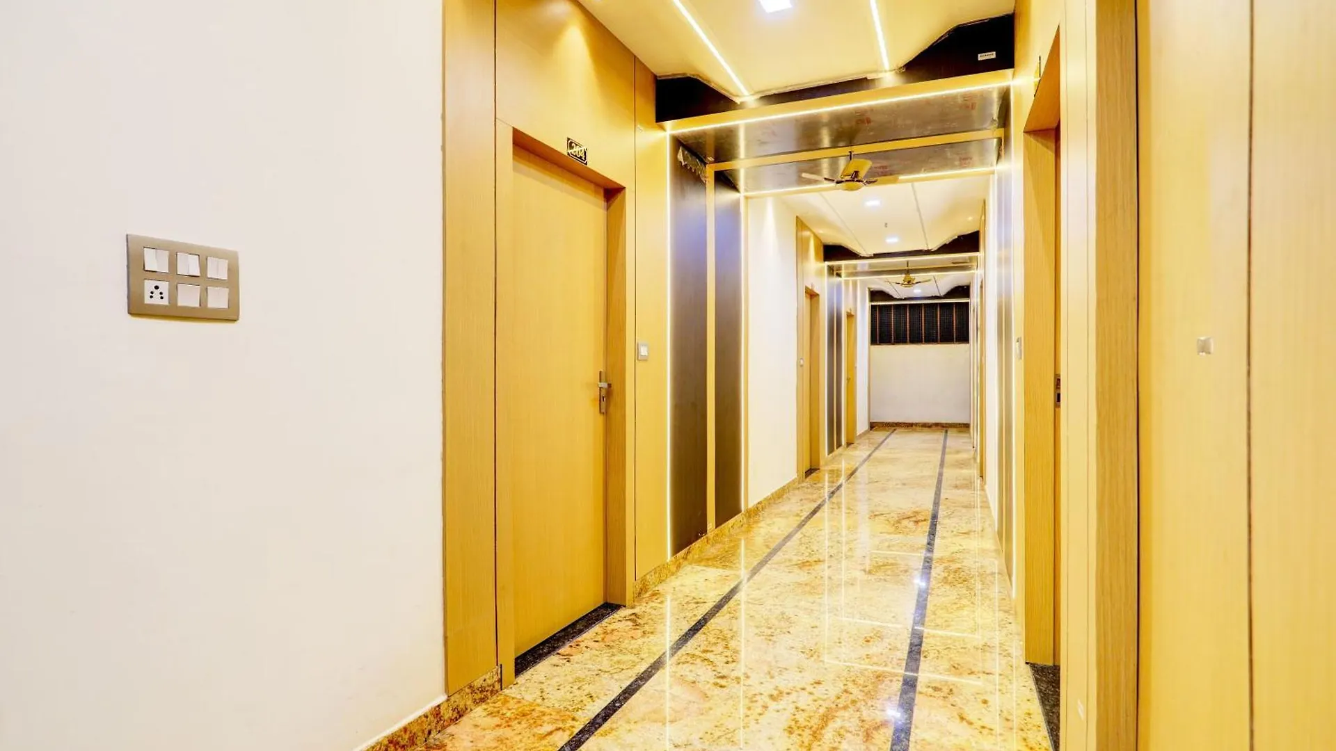 ורנאסי Hotel O Gc Inn