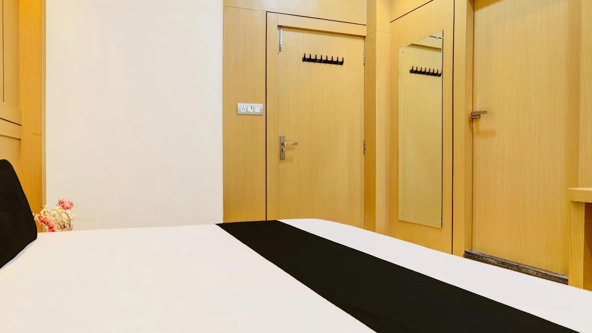 ורנאסי Hotel O Gc Inn