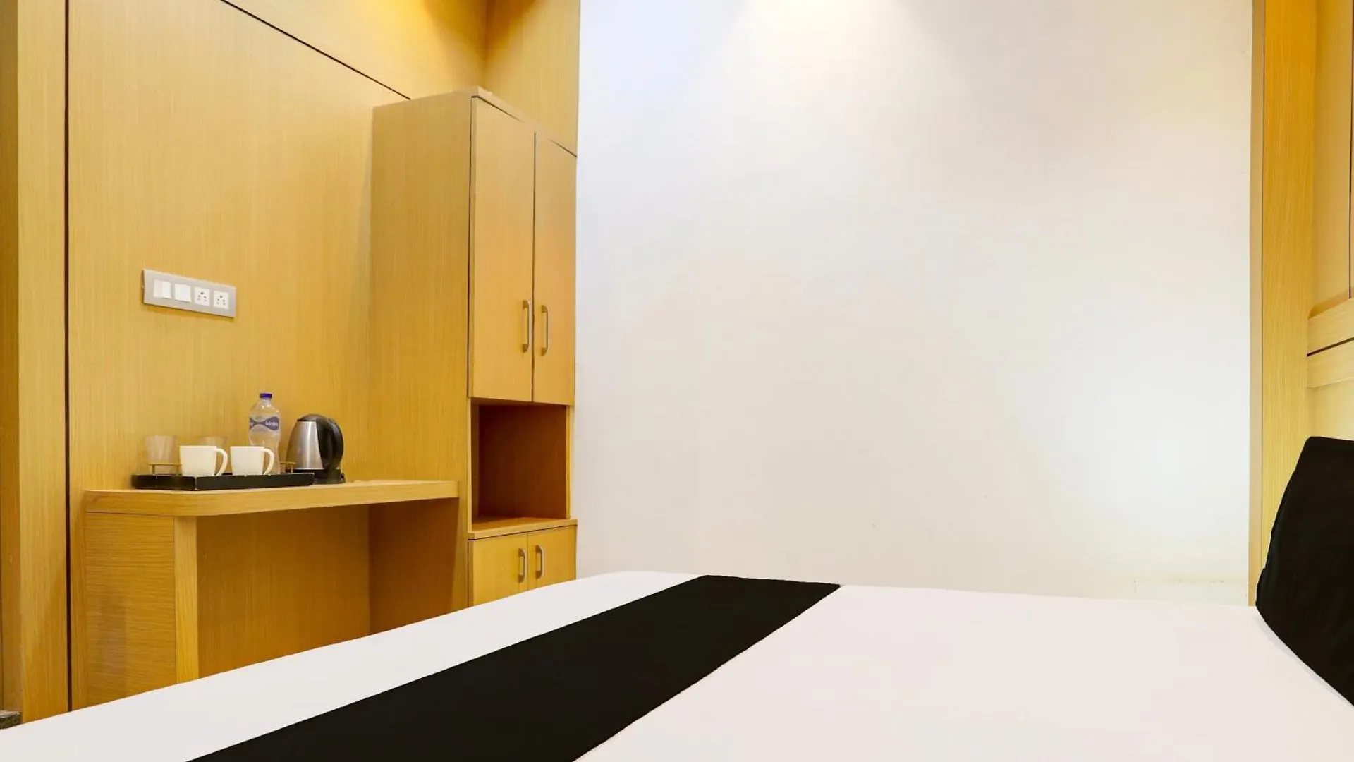 ורנאסי Hotel O Gc Inn